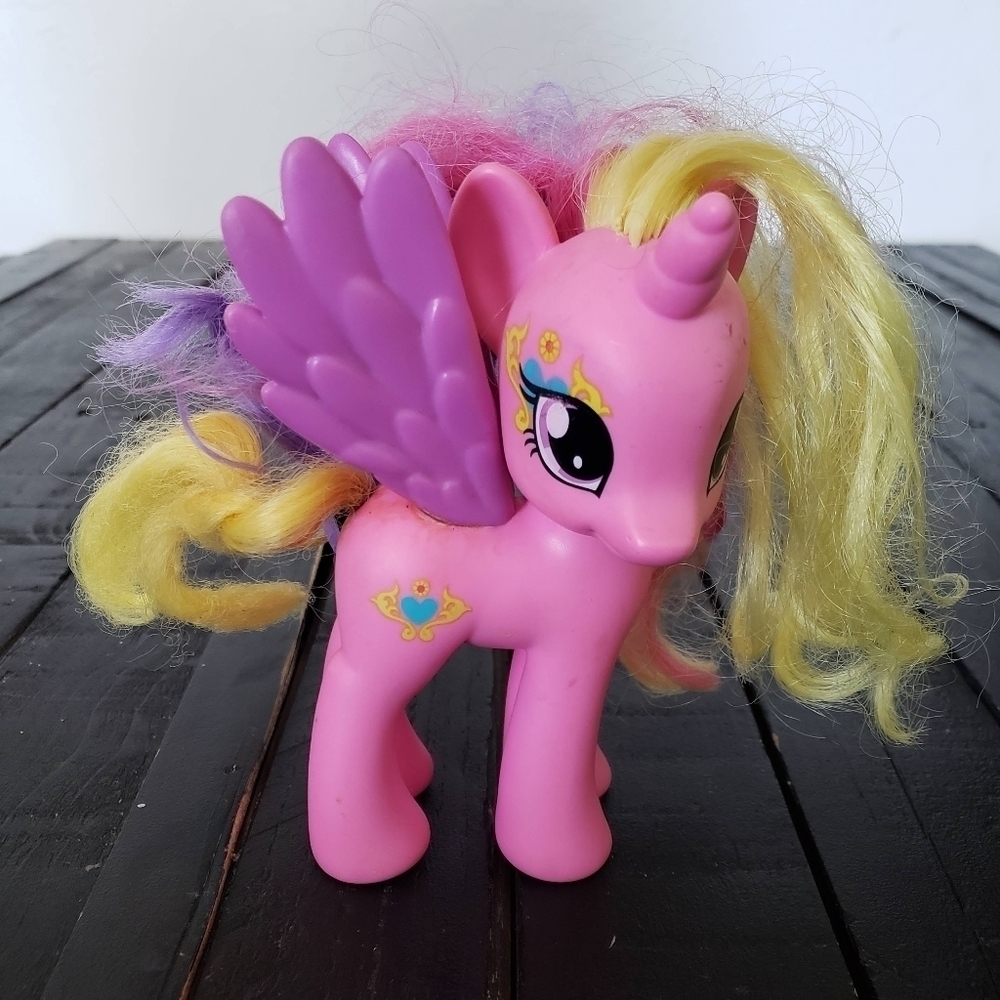 My Little Pony Princess Cadance Pink Unicorn Horse Plastic Toy MLP G4 Wings Hair